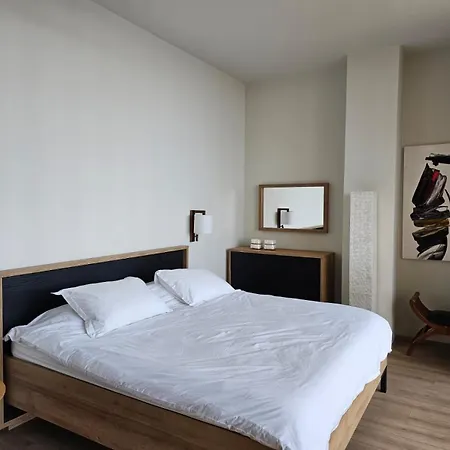 79a In Palase Villa